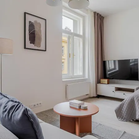 Blueground Nusle View Nr Vysehrad Prg-62 * براغ